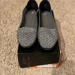 Benie Mev. Grey/silver shimmer Woven flats